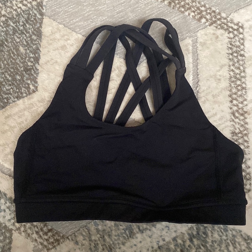 Lululemon black strapped energy bra, size 6.